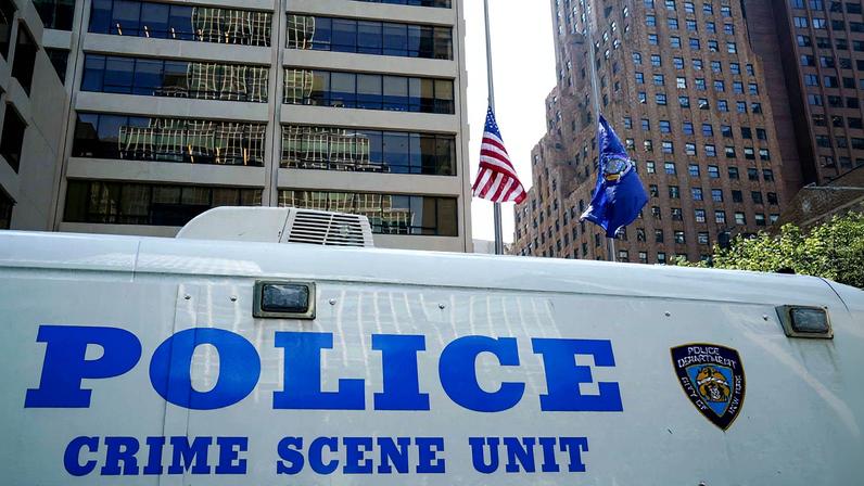 Veículo do departamento de polícia de Nova York, em Manhattan (Foto: Timothy A. Clary - 29.jul.25/AFP)