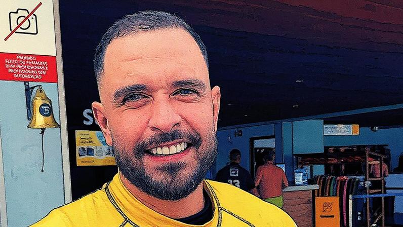 Diogo Nogueira interrompe show após briga de torcedores durante partida de futebol