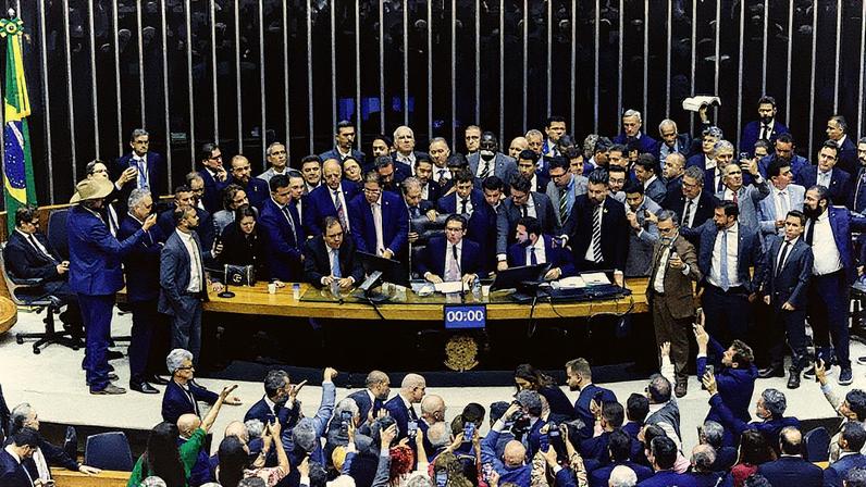 Anistia a golpistas de 8/1 é armadilha deixada por Lira para Motta, afirmam líderes