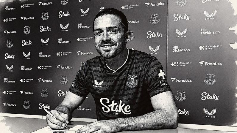 Everton surpreende rivais e garante a contratação de Jack Grealish
