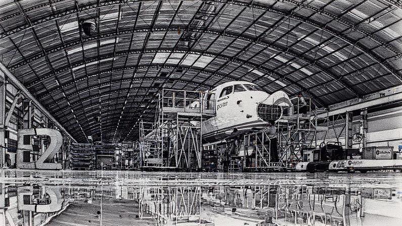 Fabricante suíça de jatinhos suspende exportações para os EUA e beneficia Embraer