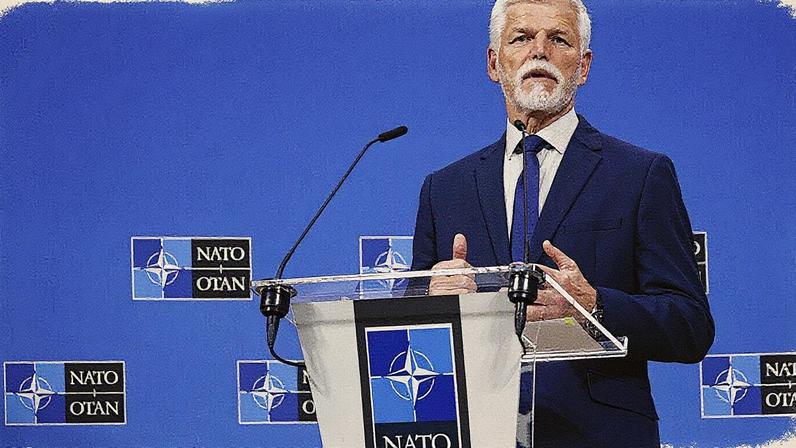 O presidente da República Tcheca, Petr Pavel, fala em uma conferência de imprensa na sede da OTAN em Bruxelas, na quarta-feira, 21 de maio de 2025. (Foto: AP Photo/Omar Havana, file)