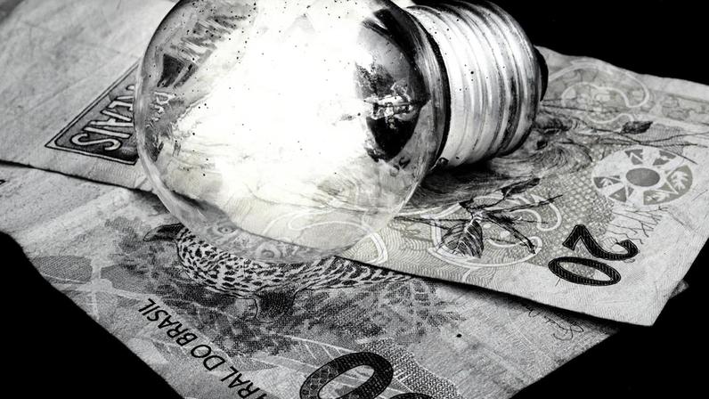 Tarifa de energia pode aumentar 6,3% em 2025, segundo previsão da Aneel