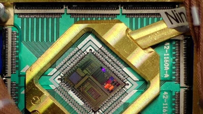 China revela o maior sistema de computação quântica atômica já construído no mundo