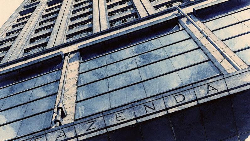 Justiça impede fiscal suspeito de corrupção de R$ 12 milhões de se comunicar com colegas