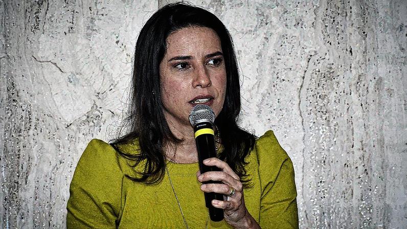 Raquel Lyra tem 48,7% de aprovação e 47,6% de reprovação, aponta pesquisa