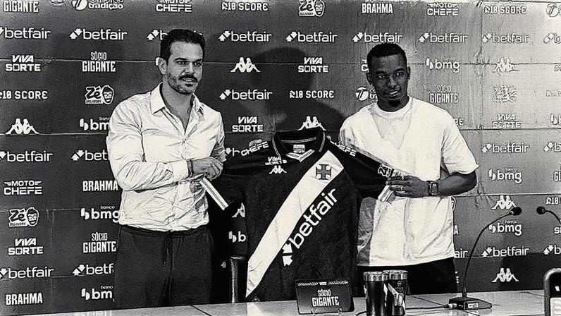 Vasco altera estratégia de contratações e decepciona torcida em curto prazo