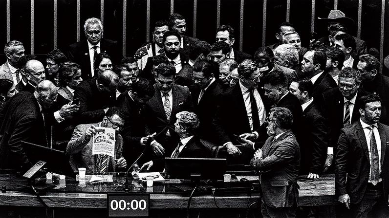 Oposição na Câmara apresenta poucos projetos após motim entre deputados