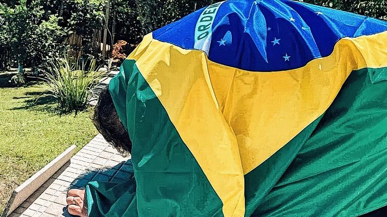 “Pastor afirma que o trono do Brasil é de Jesus, não de homens”