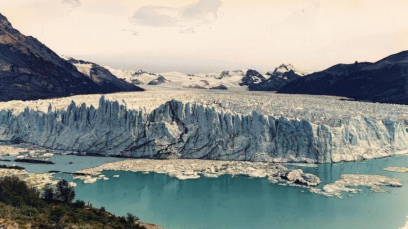 Geleira Perito Moreno na Patagônia argentina enfrenta rápido derretimento, alertam cientistas