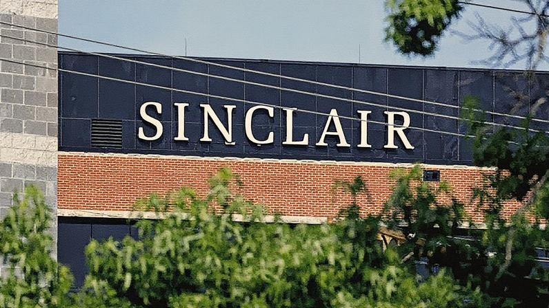 Sinalização é exibida do lado de fora da sede do Sinclair Broadcast Group Inc. em Cockeysville, Maryland, EUA. (Foto: Andrew Harrer | Bloomberg | Getty Images)