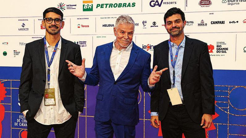 Miguel Falabella apresenta seus filhos, Theo e Cassiano, ao público brasileiro